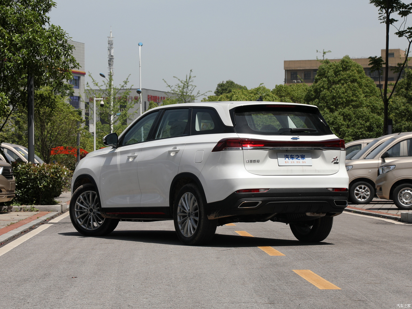 Купить Changan Oshan X7 Plus 2023 Enjoy Edition Manual Jiayue Type из Китая  - АвтоПанда