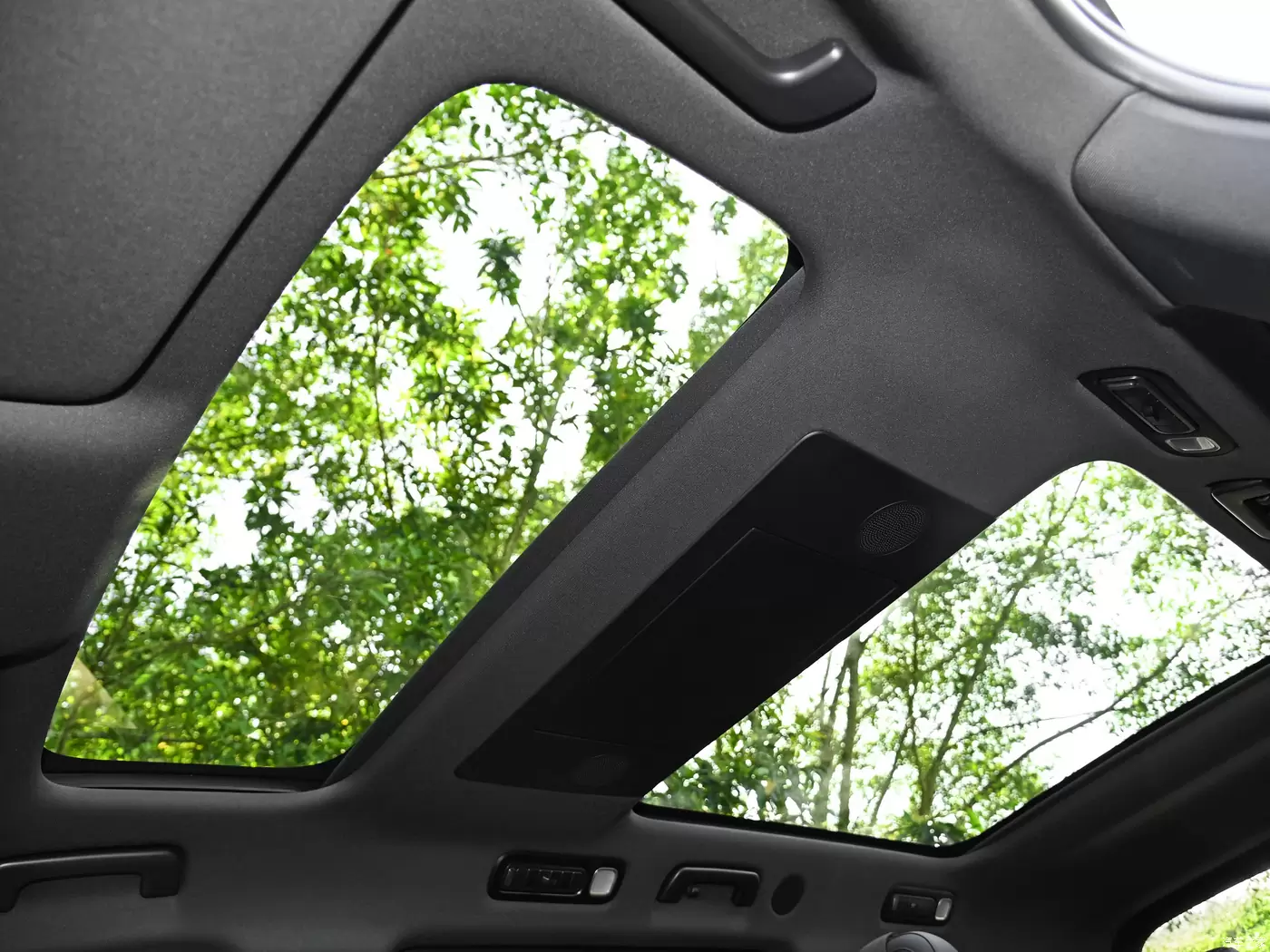 Слайд #11 | Li Xiang L9 Ultra 2024