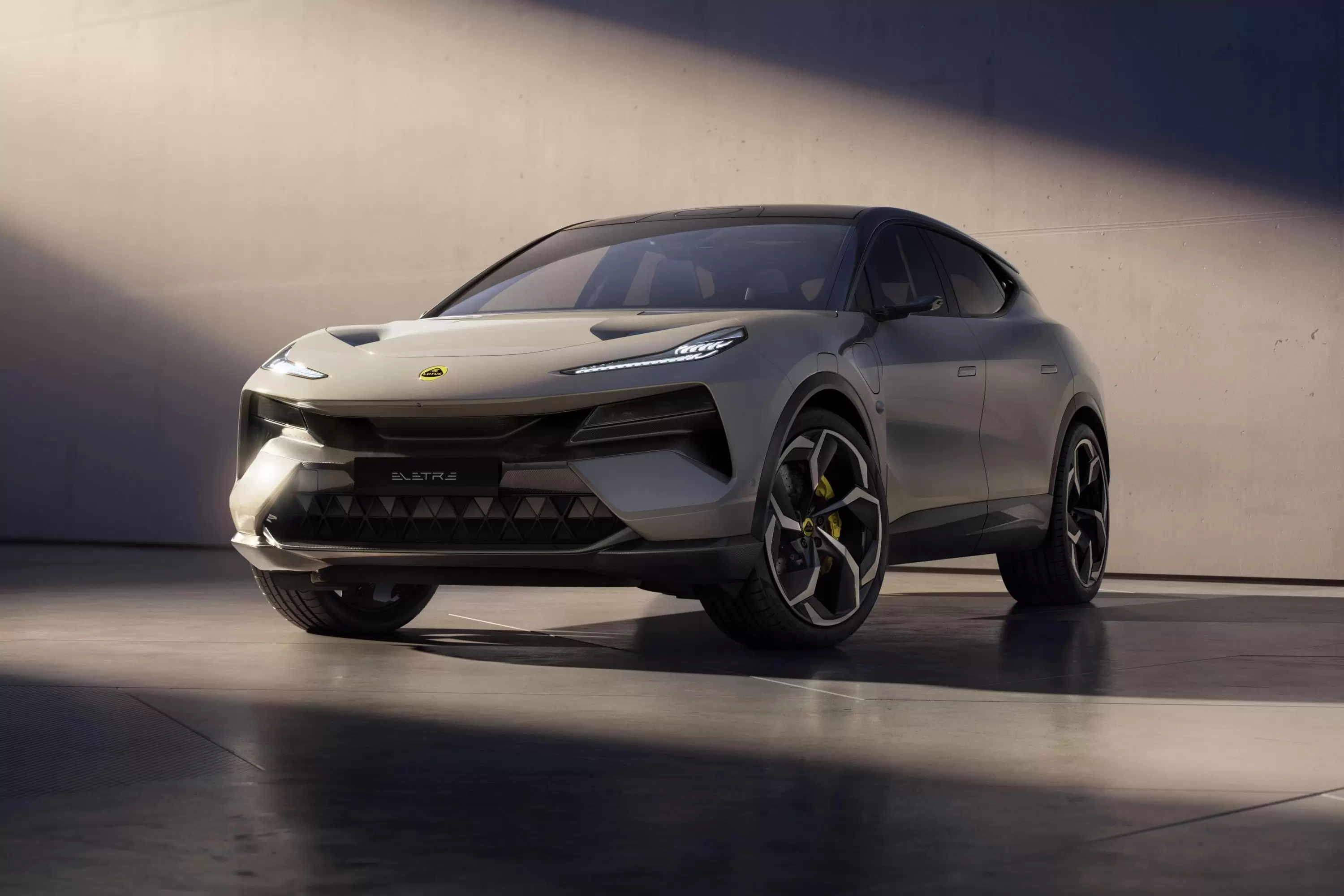 Lotus Eletre S+ 2023