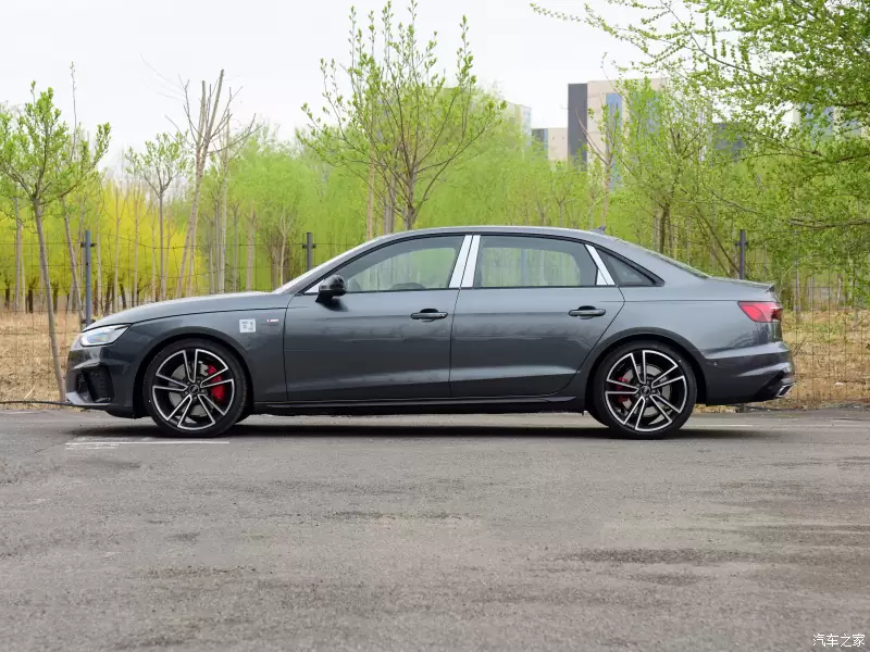 Слайд #4 | AUDI A4L 45 TFSI QUATTRO Dynamic 2023