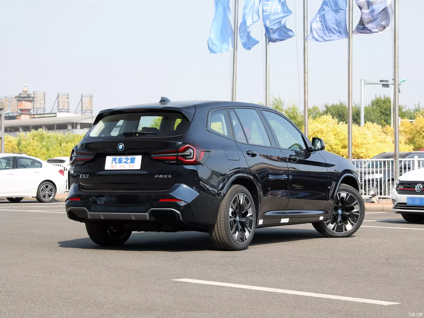 Слайд #28 | BMW iX3 2023 Innovate