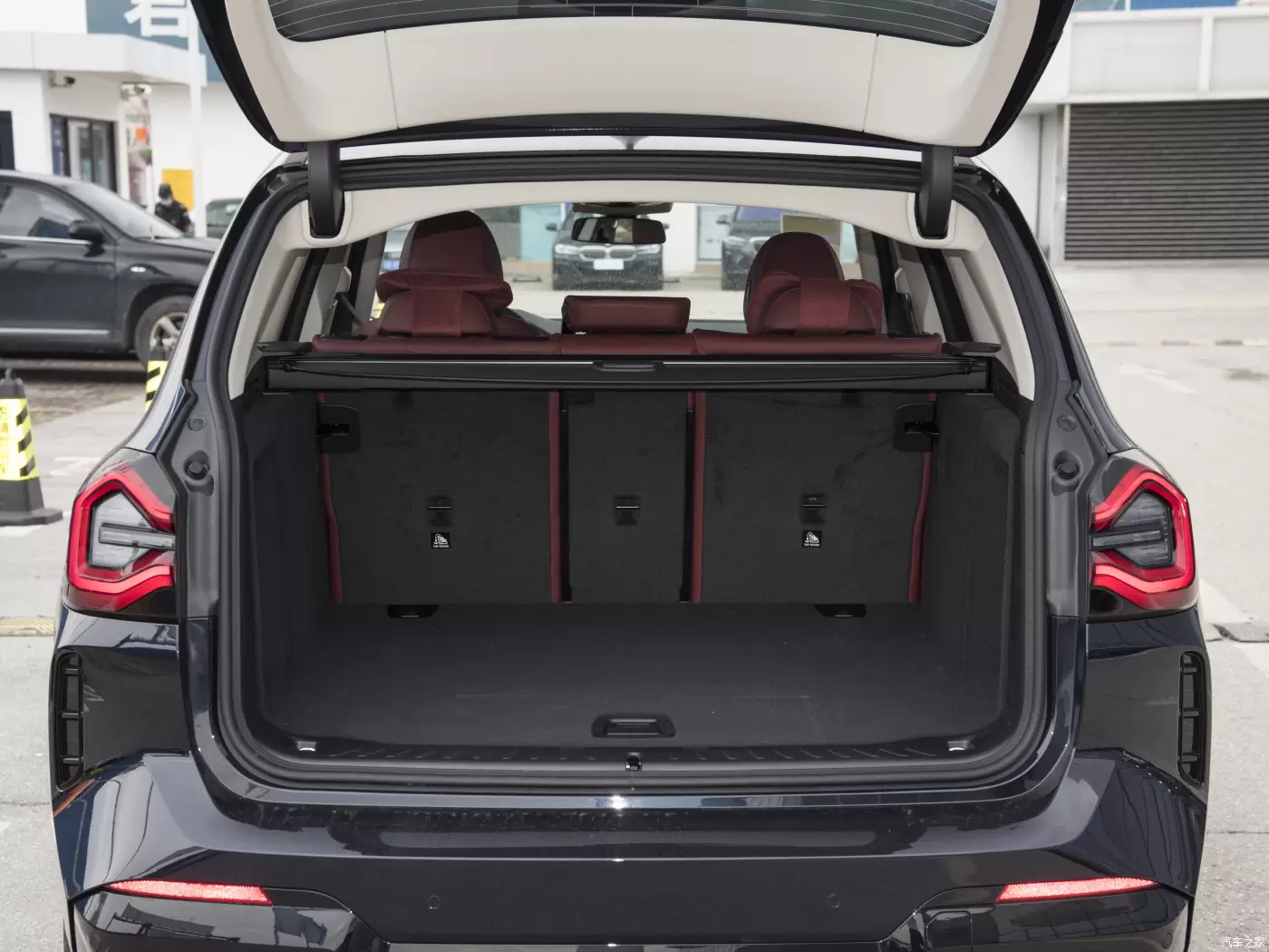 Слайд #19 | BMW iX3 2023 Lead