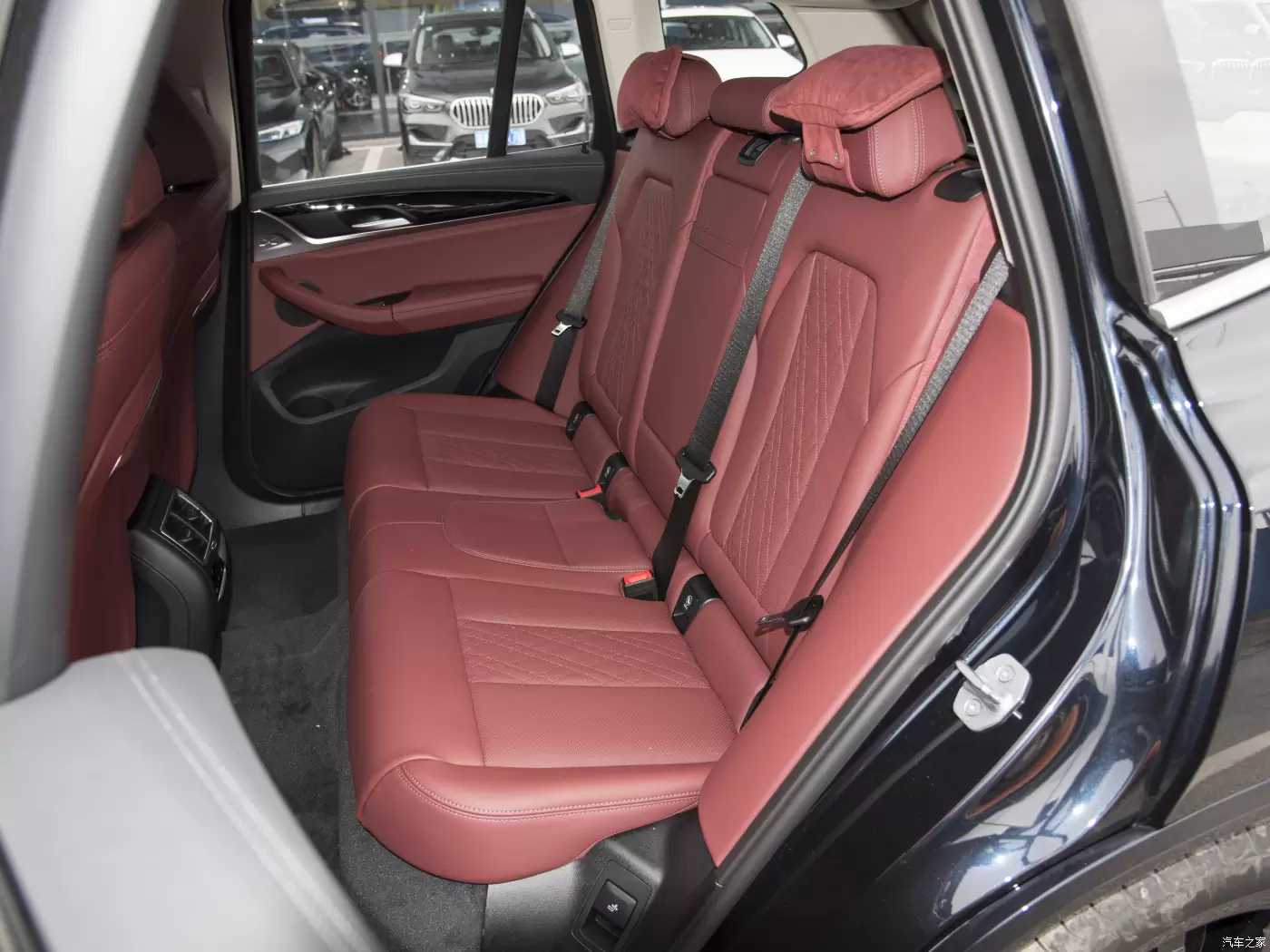 Слайд #11 | BMW iX3 2023 Lead