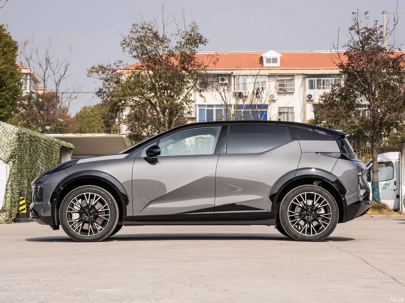 Слайд #4 | Zeekr X 2024 five-seater four-wheel drive version