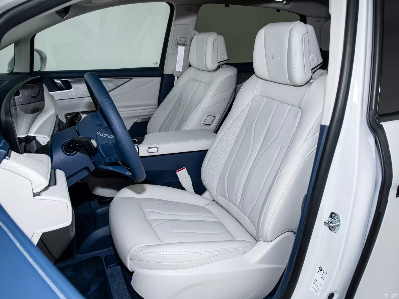 Слайд #7 | Buick GL8 New Energy 2024 Lu Zun Luxury Edition 7 Seaters
