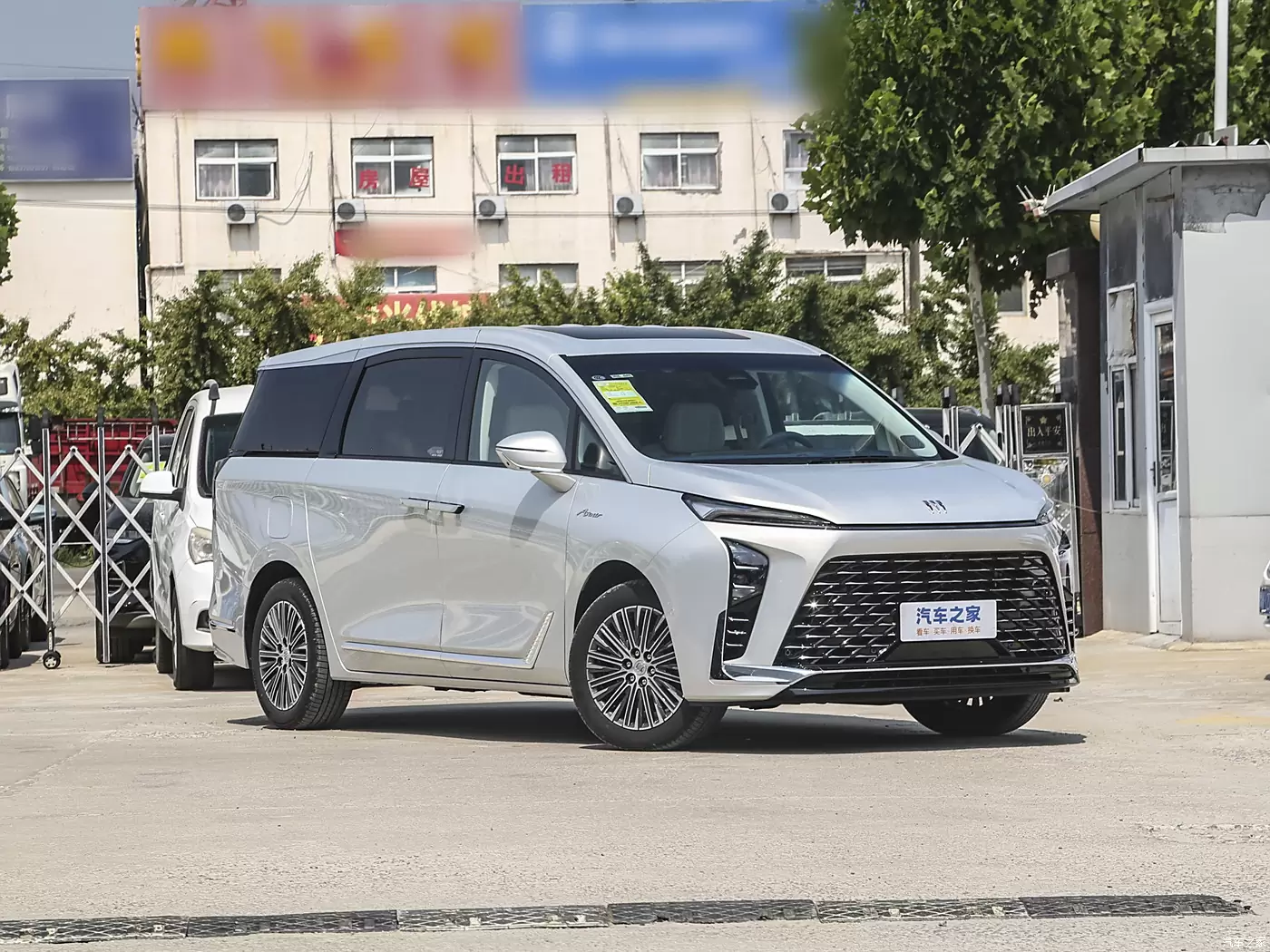 Слайд #1 | Buick GL8 New Energy 2024 Lu Zun Luxury Edition 7 Seaters
