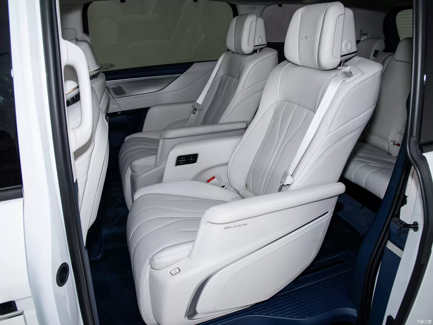 Слайд #12 | Buick GL8 New Energy 2024 Lu Zun Luxury Edition 7 Seaters