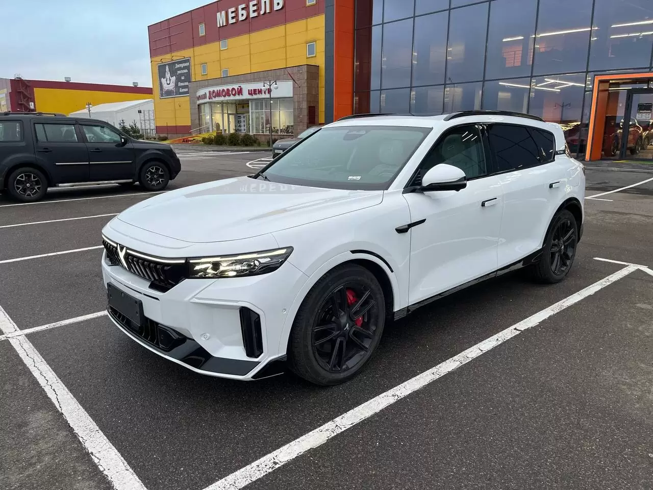 Слайд #4 | Voyah FREE 2025 Super long batterylife Intelligent driving WHITE